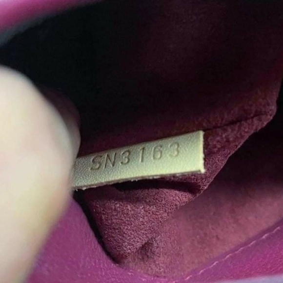 💯% AUTH Louis Vuitton Monogram Pallas MM - Picture 8 of 9